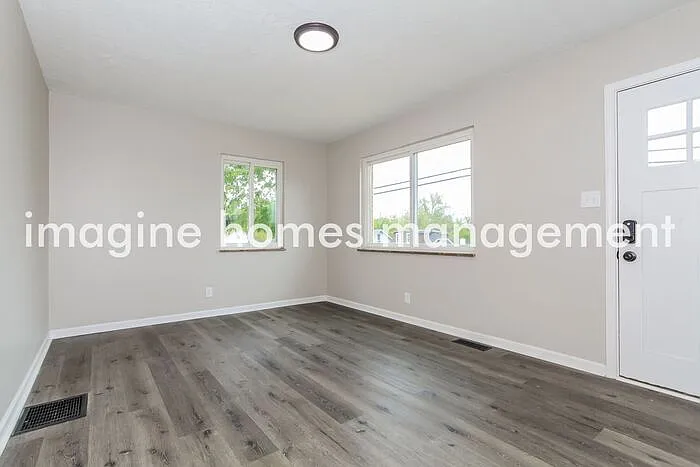 563 Greenwell Ave — Photo 4