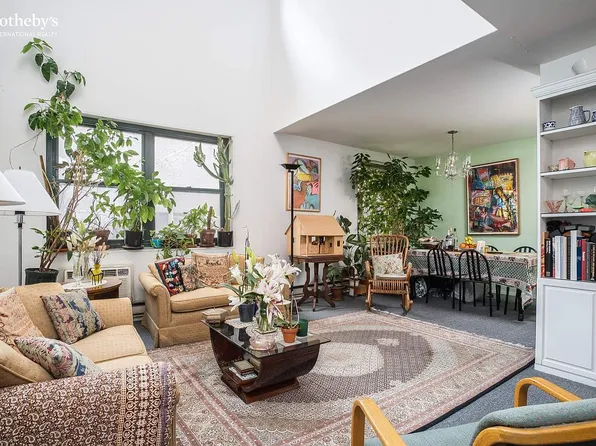 636 Washington St APT 4B, New York, NY 10014