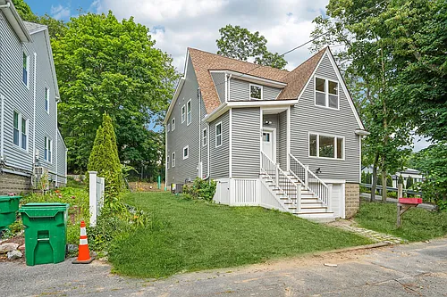 559 Winthrop St Photo 1