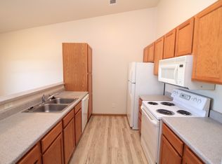 3700 S Sertoma Ave #3, Sioux Falls, SD 57106