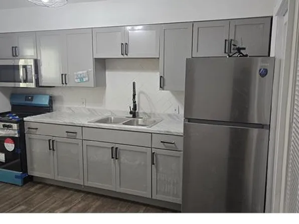 13595 Santa Rosa Dr, Detroit, MI 48238