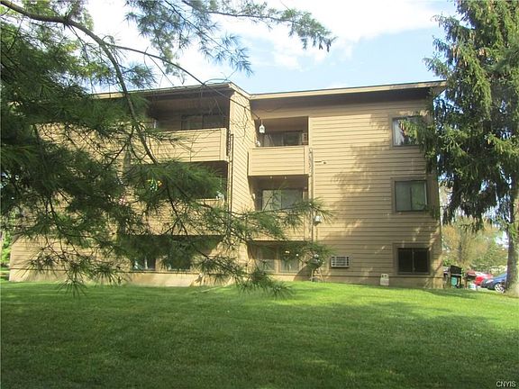 3rd image of 281 Watertree Dr