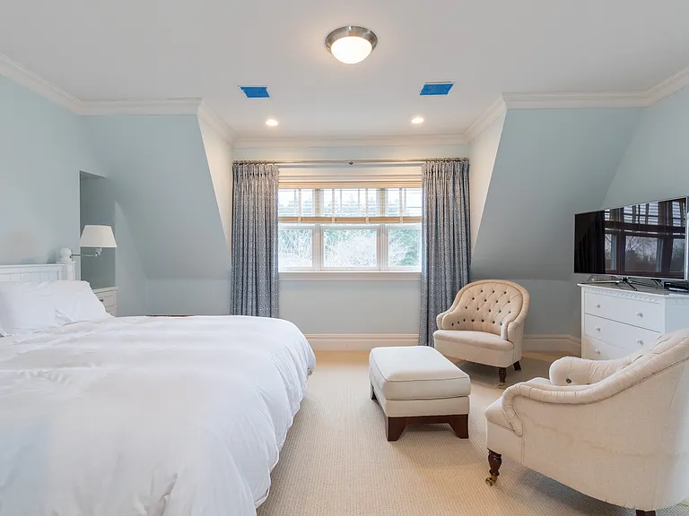 704 Ocean Rd — Photo 14