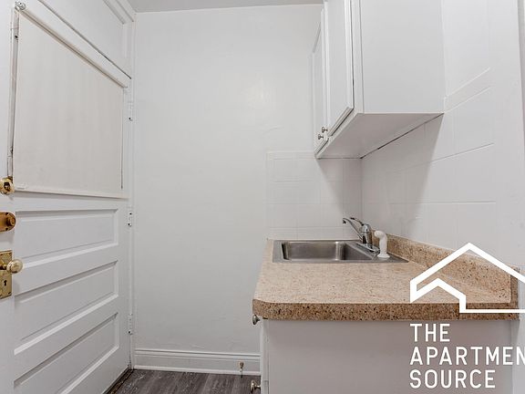 2nd image of 4883 N Paulina St APT 1B