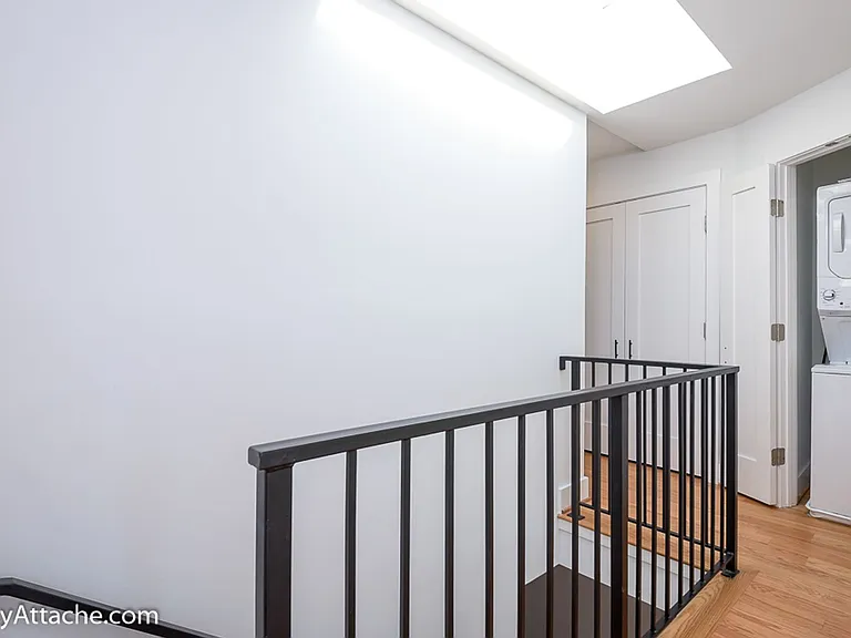 631 Constitution Ave NE — Photo 11