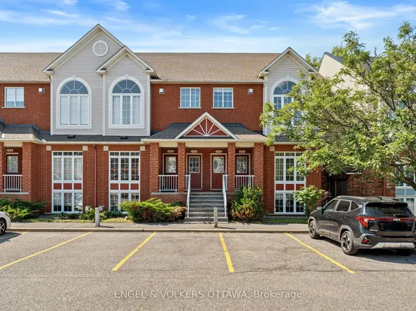70 Edenvale Dr #163, Ottawa, ON K2K 3N6