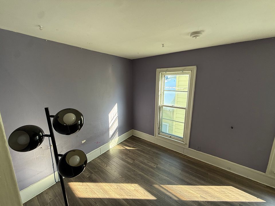 2nd image of 219 Washington Ave #3