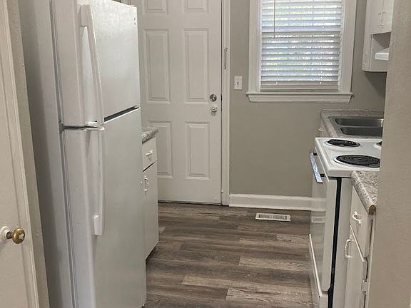 2nd image of 3324 Vineville Ave #70D