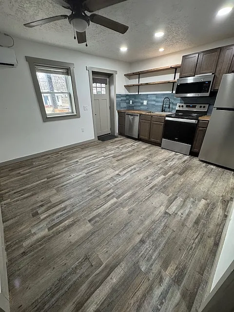 534 Lee St — Photo 2