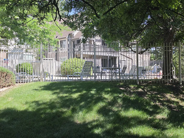 9150 E Arbor Cir #F — Photo 3