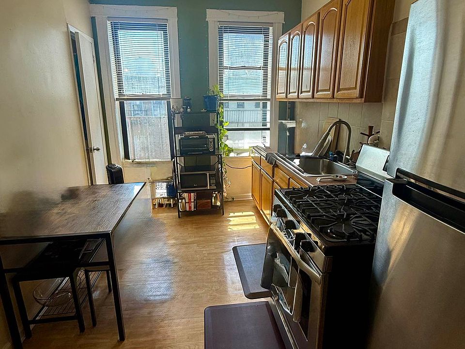1st image of 3033 41st St APT 2R