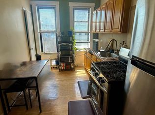 3033 41st St APT 2R, Astoria, NY 11103