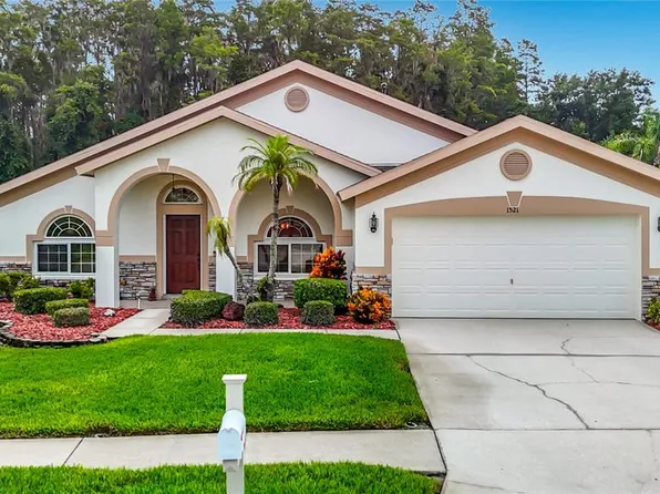 1521 Baythorn Dr, Zephyrhills, FL 33543