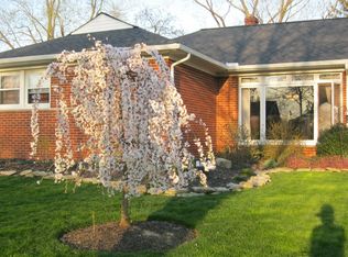 1199 Blanchester Rd, Lyndhurst, OH 44124