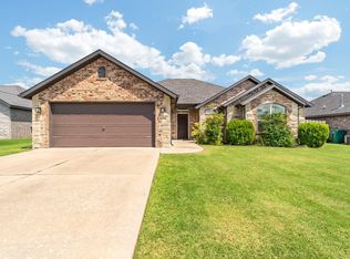 6209 S 38th St, Rogers, AR 72758