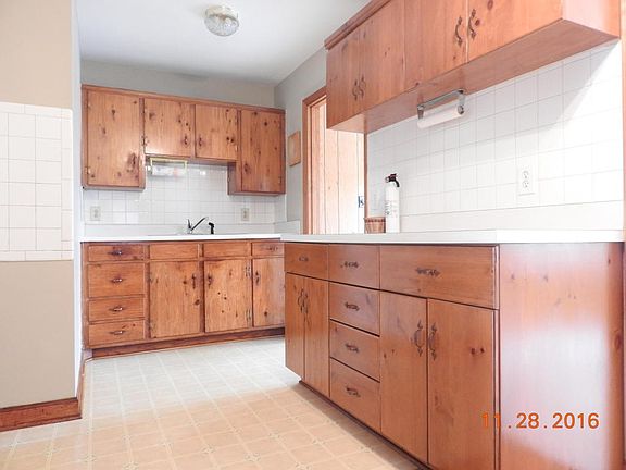 2nd image of 415 E Augusta Ave