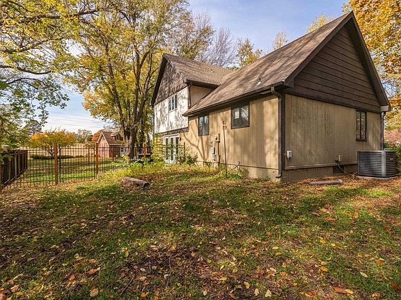 5th image of 2108 Fairdale Ct