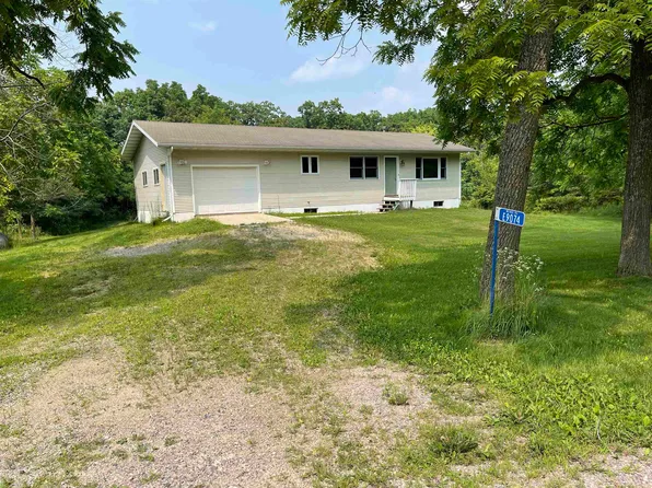E9074 Weinke Rd, North Freedom, WI 53951