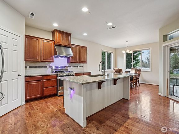 4th image of 16401 82nd Avenue E