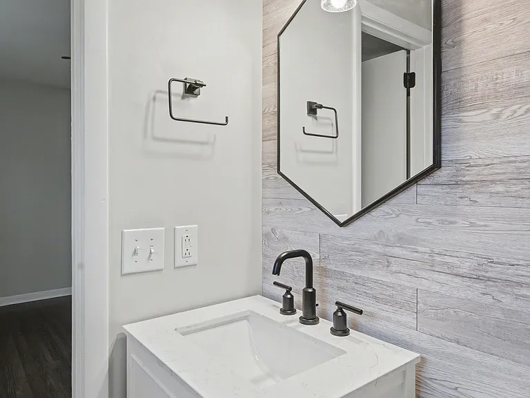 121 Jacksonian Dr — Photo 19