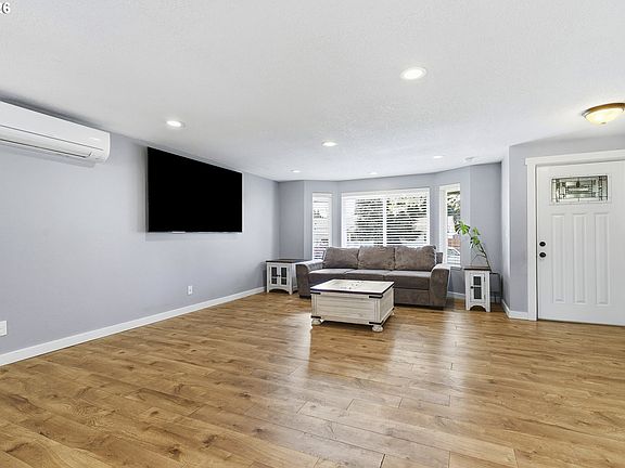 5th image of 8701 NE 109th Ct