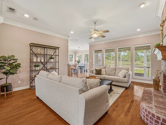 4th image of 5900 Nutcracker Dr