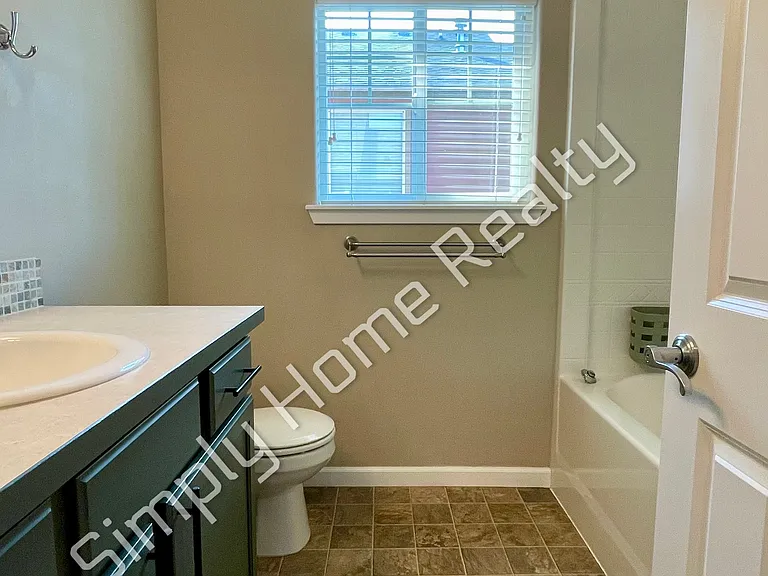 4661 Helena Ave SE — Photo 14