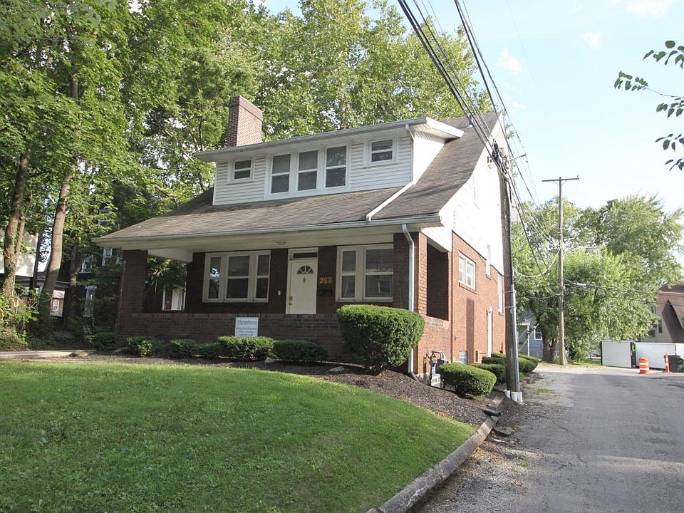 1st image of 257 E 18th Ave