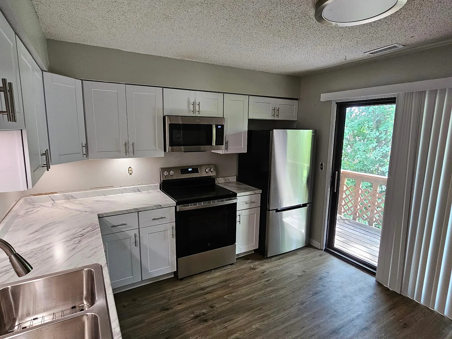 2 bed, 845 sqft, $1,075 — Photo 4