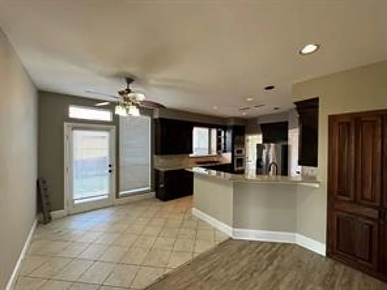 1100 Hunters Creek Dr — Photo 16