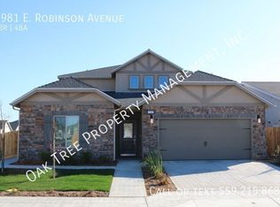 6981 E Robinson Ave, Fresno, CA 93727