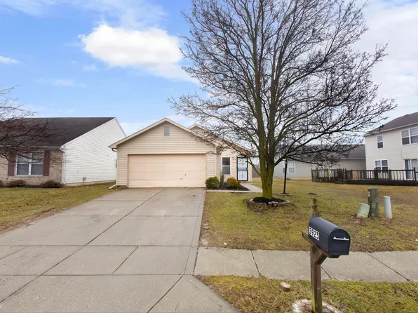 3925 Roundwood Dr, Indianapolis, IN 46235