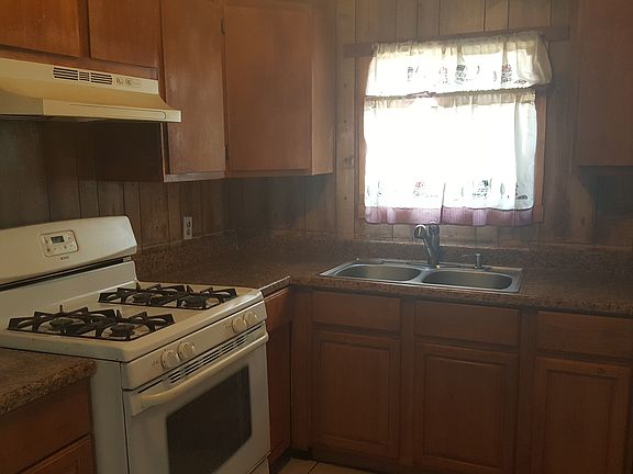 5th image of 1121 W Church St