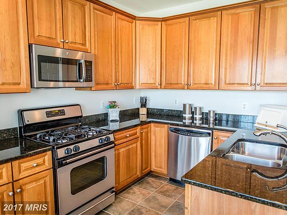 3rd image of 5083 Village Fountain Pl