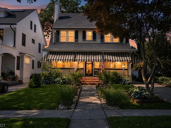 2nd image of 701 7th Ave