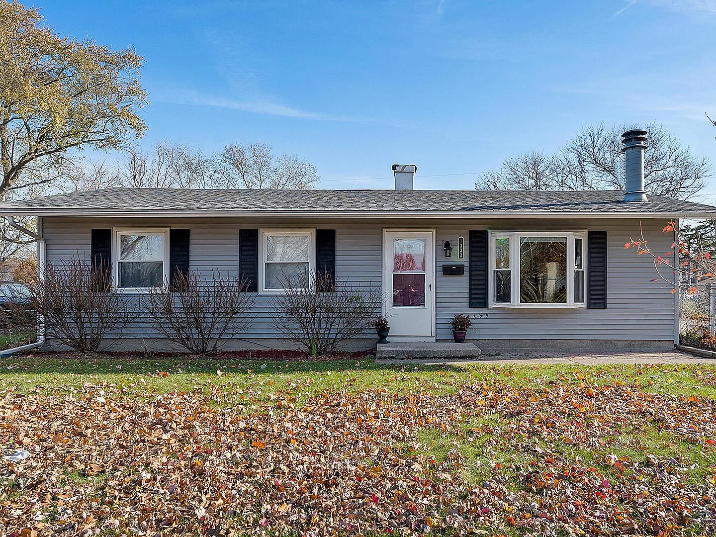 1333 N Russell Ave photo 1