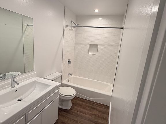 4th image of 1452 19th St Unit 3D