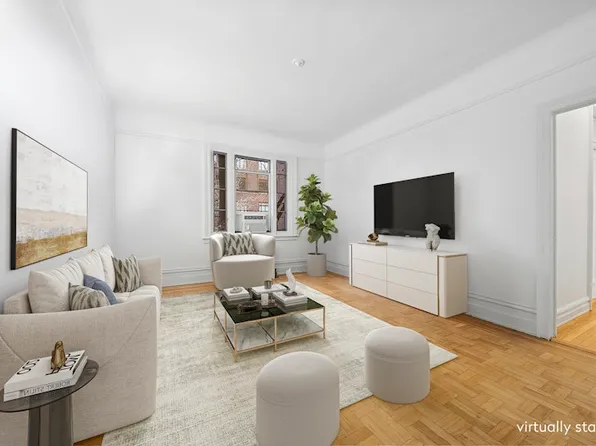 125 West 12th Street image 1 of 10