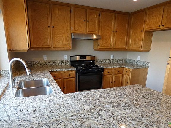2nd image of 826 Mimosa Creek Ln