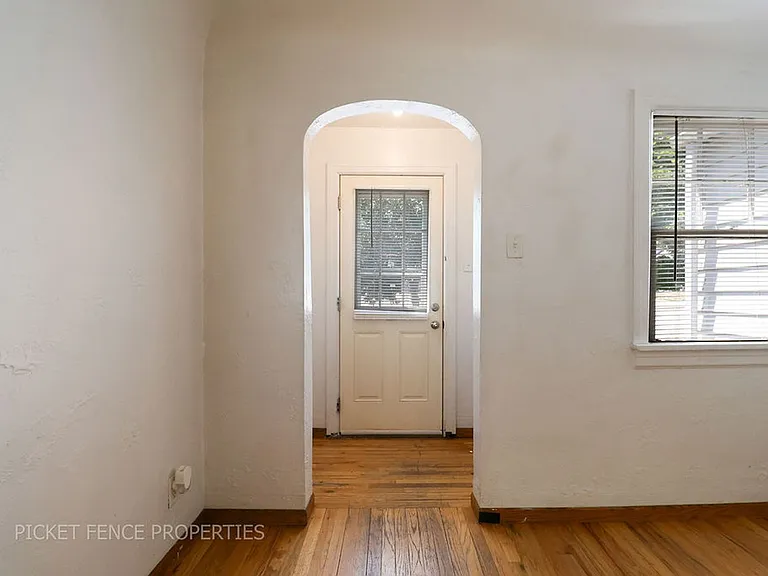 2216 9th Avenue — Photo 3