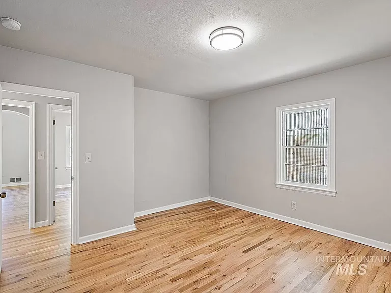 1103 S Johnson St — Photo 11