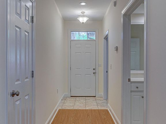 5th image of 414 Avenshire Court # 206