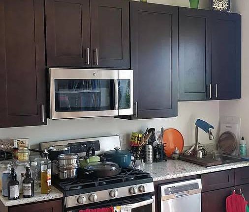 5th image of 3441 N Janssen Ave #2E