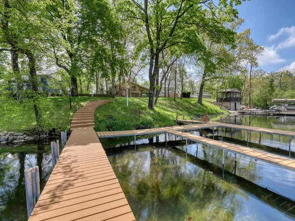 N9219 South Shore DRIVE, East Troy, WI 53120