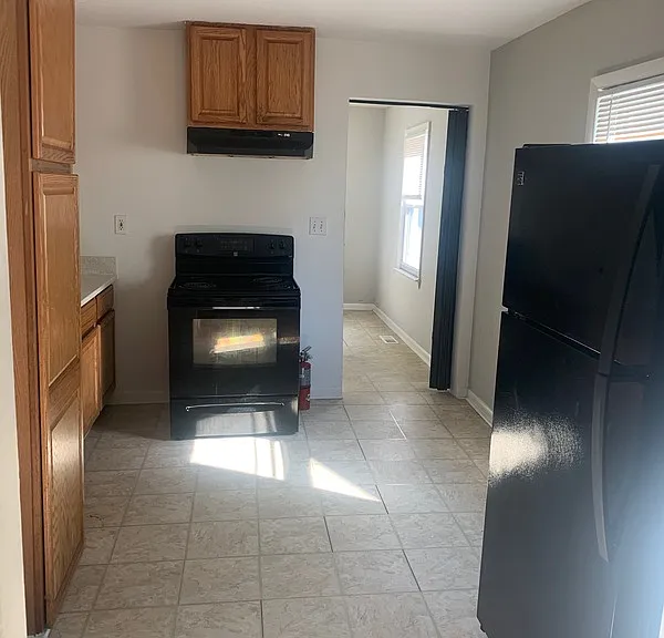 24528 Grove Ave — Photo 8