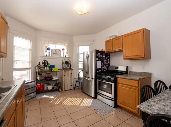 803 W 20th St APT 1, Cedar Falls, IA 50613