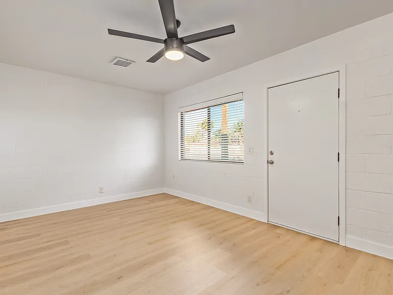 The Harlow Apartments — Photo 36