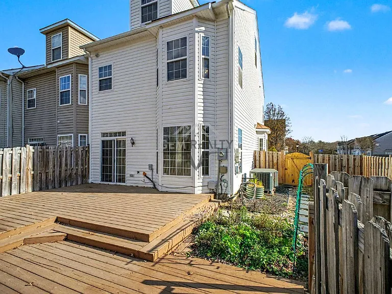 5218 Drakes Ct — Photo 23