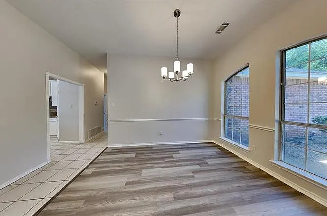 3016 Coventry Ln — Photo 3