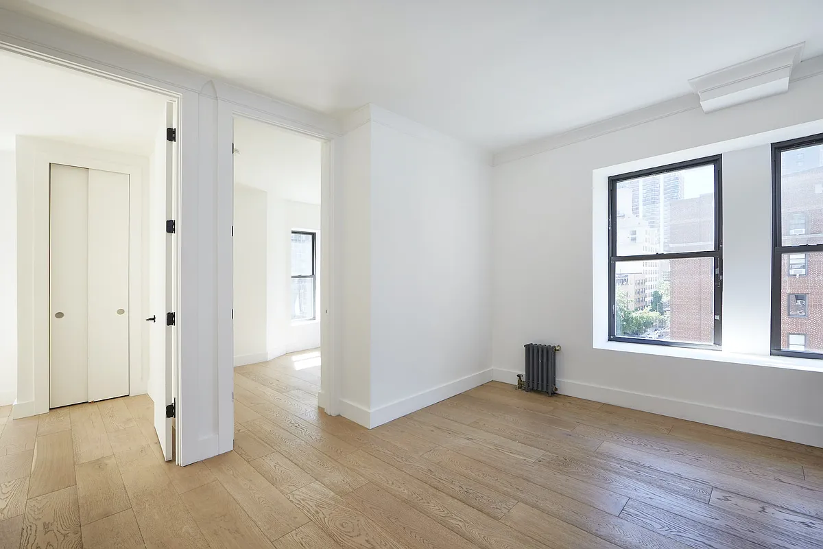 Building Photo - 401 E 50th St #2C